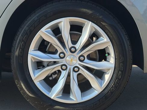 Used 2023 Chevrolet Malibu LT FWD image 30