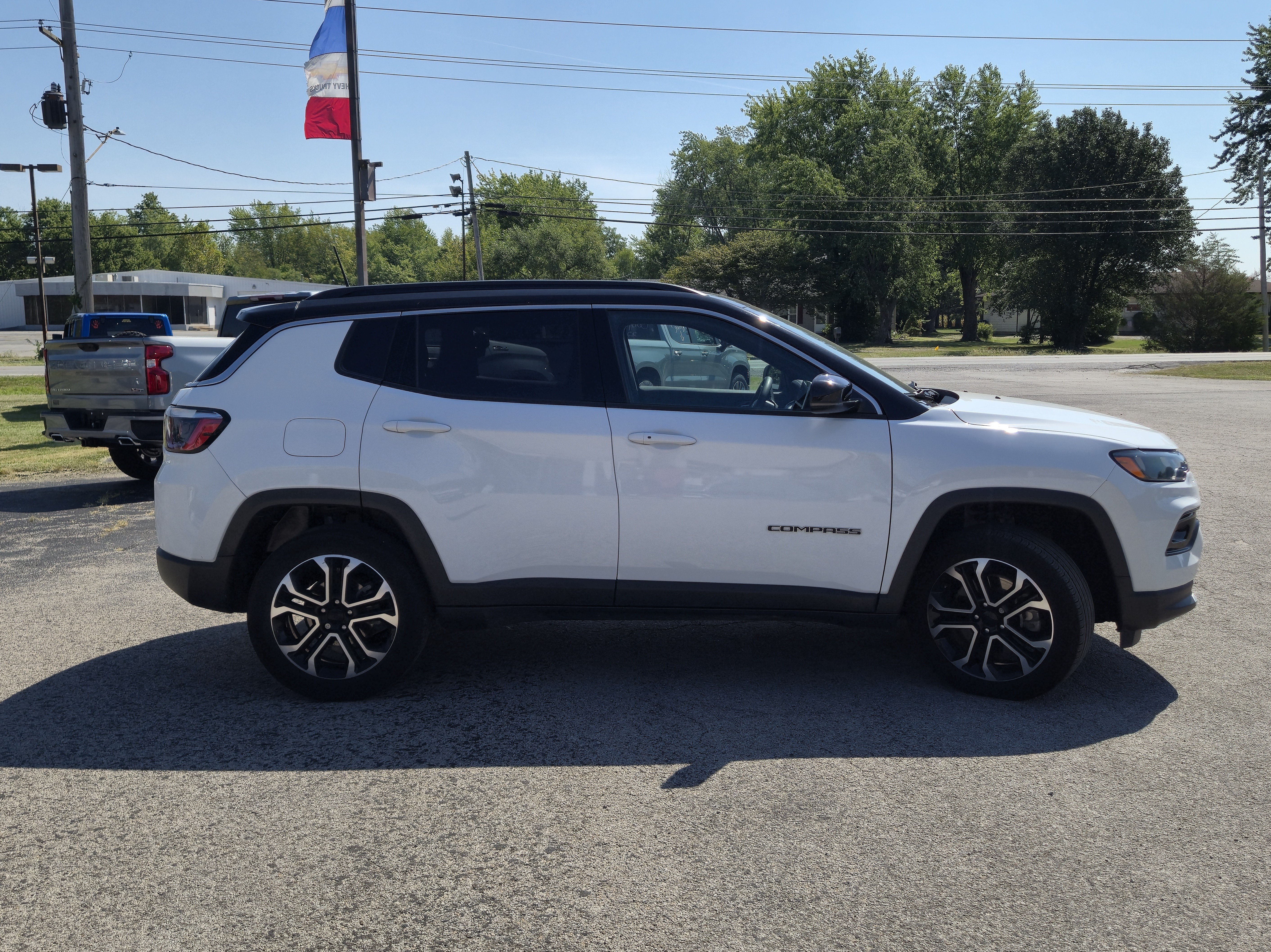 Used 2023 Jeep Compass Limited AWD/4WD image 4