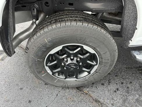 New 2025 RAM 2500 Laramie AWD/4WD image 12