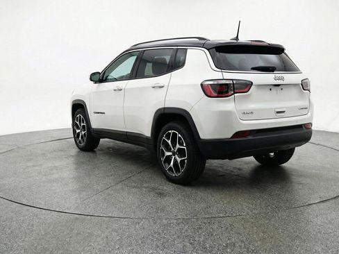 Used 2025 Jeep Compass Limited image 6