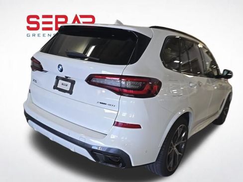 Used 2022 BMW X5 xDrive40i w/ M Sport Package AWD/4WD image 3