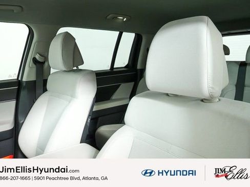 Used 2025 Hyundai Santa Fe SE image 6