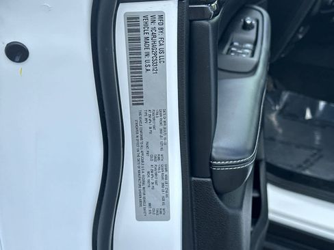 Certified 2023 Jeep Grand Cherokee Laredo w/ Luxury Tech Group I AWD/4WD image 32