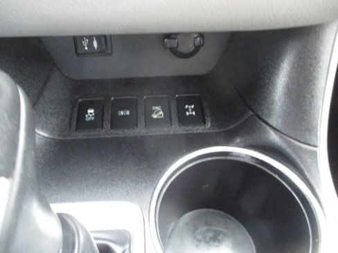 Used 2014 Toyota Highlander XLE AWD/4WD image 27