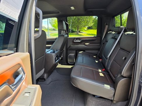 Used 2024 GMC Sierra 3500 Denali w/ Denali Reserve Package AWD/4WD image 28