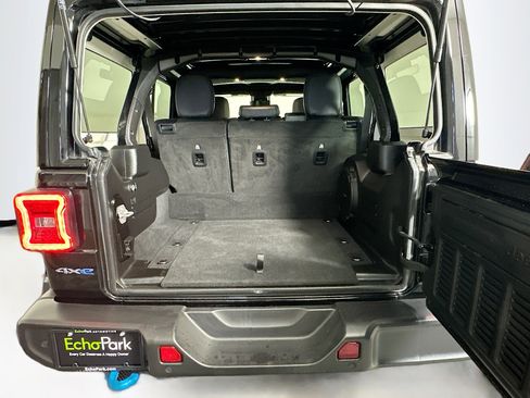 Used 2024 Jeep Wrangler Sahara w/ Technology Group image 29