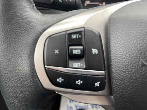 Used 2024 Ford Explorer XLT w/ Equipment Group 202A AWD/4WD image 19