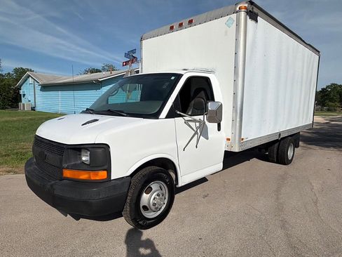 Used 2006 Chevrolet Express 3500 RWD image 28