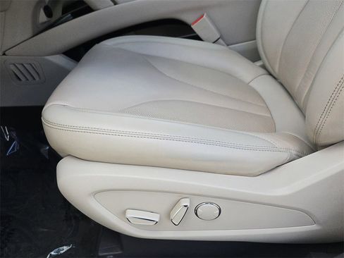 Used 2020 Lincoln Nautilus FWD w/ Equipment Group 101A image 21