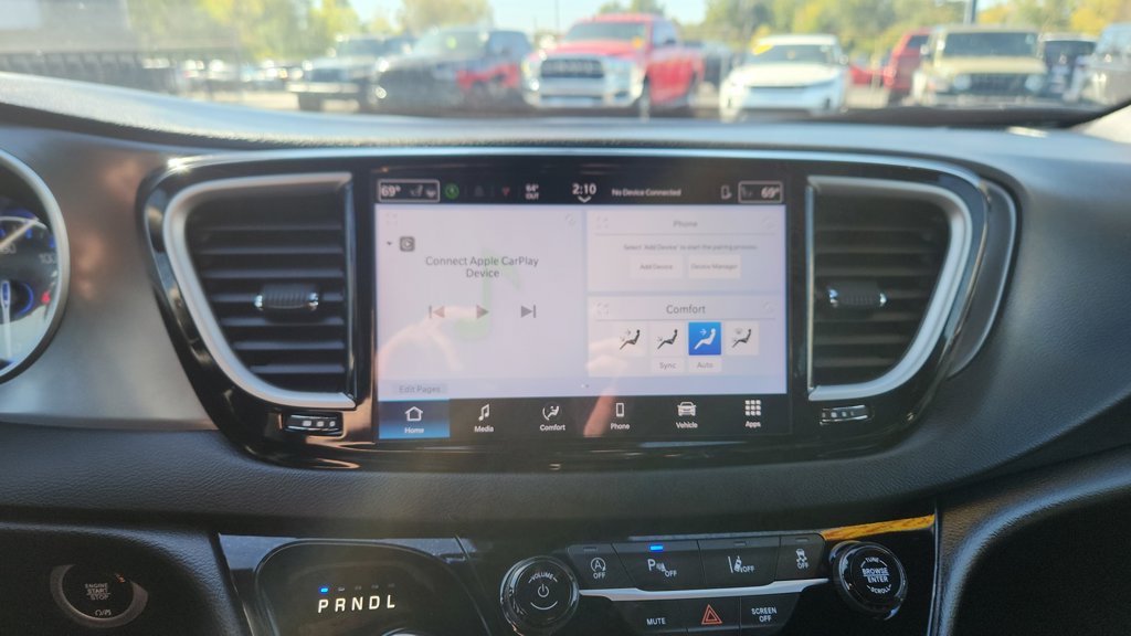 Used 2025 Chrysler Pacifica Select FWD image 19