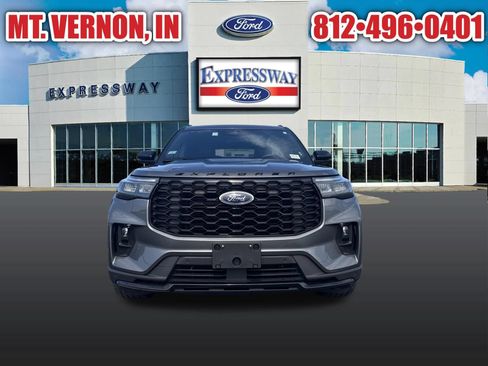 Used 2025 Ford Explorer ST-Line w/ ST-Line Street Pack AWD/4WD image 11