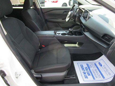 Used 2024 Nissan Rogue S image 14