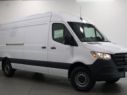 New 2025 Mercedes-Benz Sprinter 2500 image 1