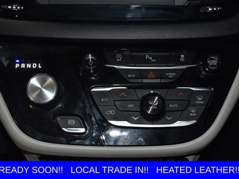 Used 2019 Chrysler Pacifica Touring-L w/ Advanced Safetytec Group FWD image 12