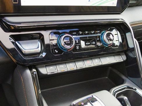 New 2025 GMC Sierra 1500 AT4 w/ AT4 Premium Package AWD/4WD image 55