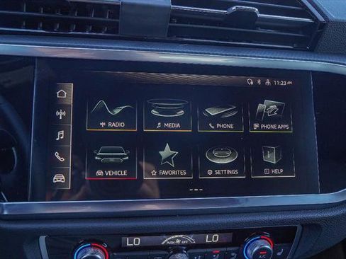 Certified 2025 Audi Q3 2.0T Premium Plus w/ Premium Plus Package AWD/4WD image 17