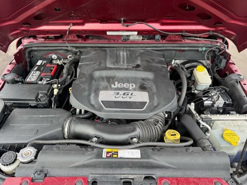Used 2012 Jeep Wrangler Unlimited Sport AWD/4WD image 30