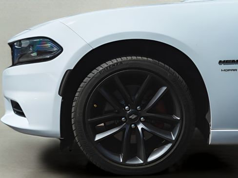 Used 2018 Dodge Charger R/T RWD image 6