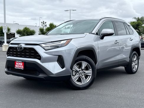 Used 2024 Toyota RAV4 XLE FWD image 2