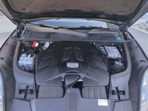 Used 2021 Porsche Cayenne Coupe image 33