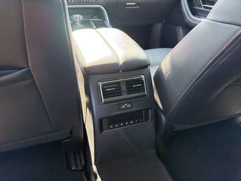 Used 2024 MAZDA CX-90 3.3 Turbo w/ Preferred Plus image 17