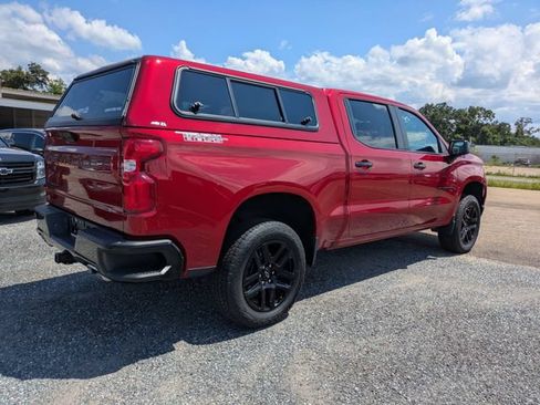 Used 2025 Chevrolet Silverado 1500 LT Trail Boss w/ Convenience Package II AWD/4WD image 4