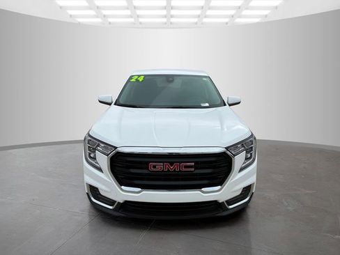 Used 2024 GMC Terrain SLE image 9
