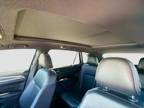 Used 2020 Volkswagen Atlas Cross Sport SEL R-Line image 26