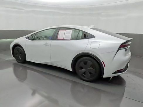 Certified 2025 Toyota Prius LE FWD image 7