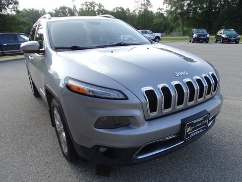 Used 2015 Jeep Cherokee 4WD Limited w/ Luxury Group w/ Luxury Group image 6