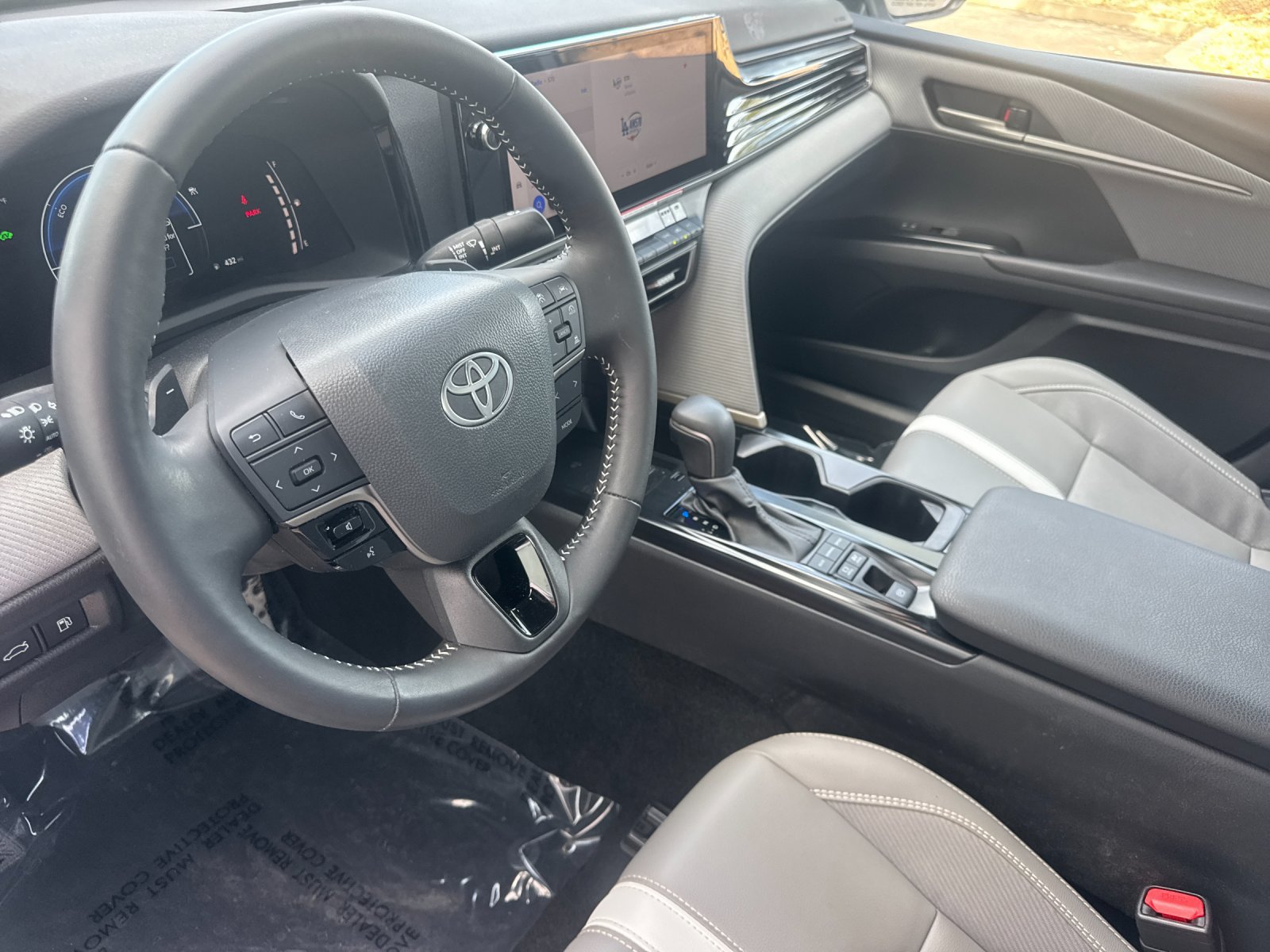 Used 2026 Toyota Camry SE w/ Multimedia Upgrade Package FWD image 10