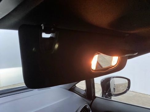 Used 2025 Chrysler Pacifica Select FWD image 56