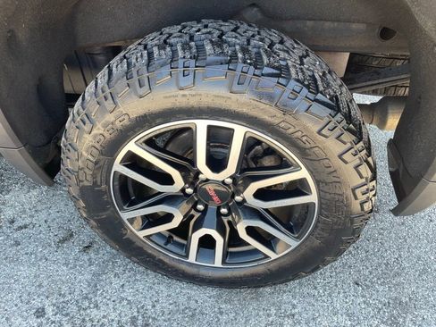 Used 2019 GMC Sierra 1500 AT4 w/ AT4 Premium Package AWD/4WD image 13
