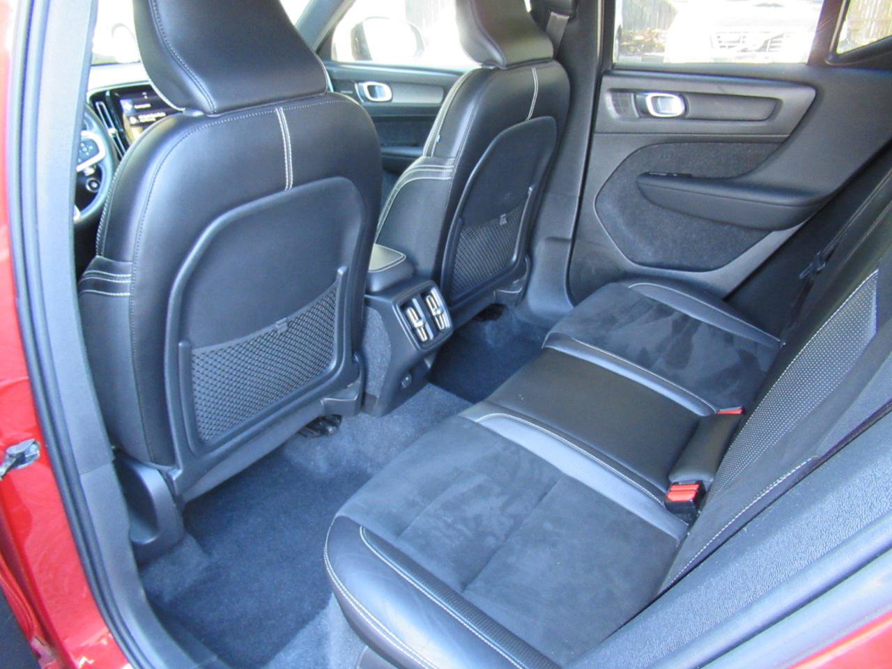 Used 2019 Volvo XC40 T5 R-Design AWD/4WD image 13
