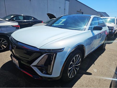 Used 2024 Cadillac Lyriq Sport AWD/4WD image 2