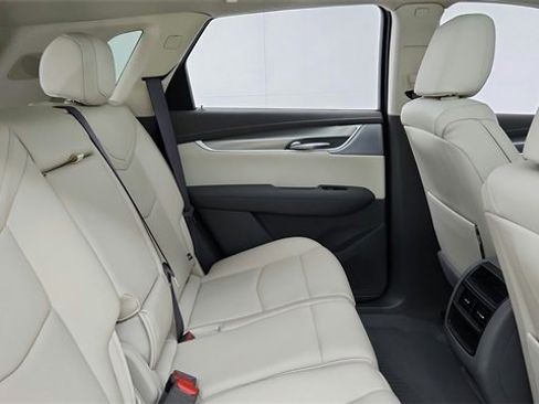 Certified 2025 Cadillac XT5 Premium Luxury w/ LPO, Floor Liner Package image 22