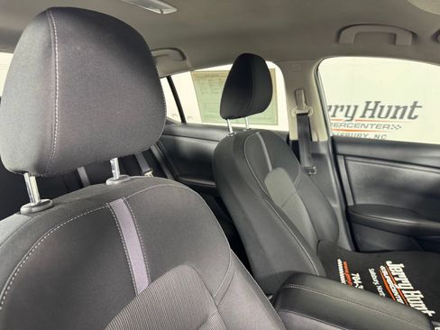 Used 2024 Nissan Sentra SV FWD image 33