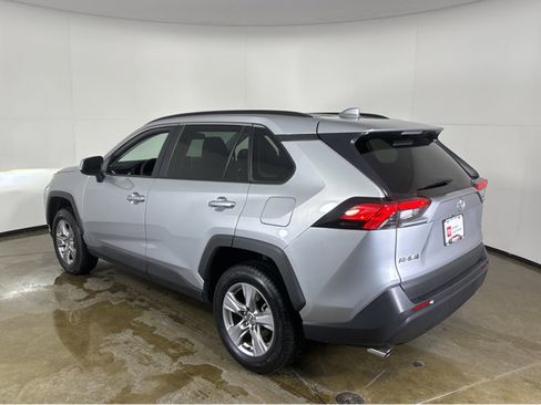 Used 2025 Toyota RAV4 XLE image 18