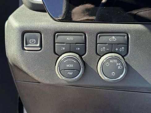 Used 2025 Chevrolet Silverado 1500 LT image 19