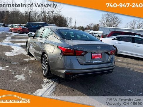 Used 2023 Nissan Altima 2.5 SV image 5