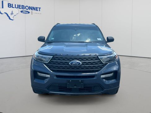 Used 2021 Ford Explorer XLT w/ Equipment Group 202A RWD image 2