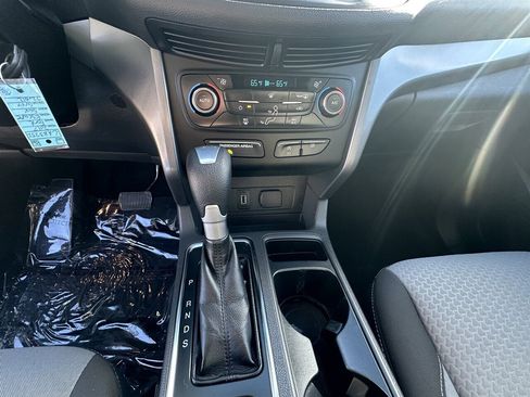 Used 2017 Ford Escape SE w/ Equipment Group 201A image 6