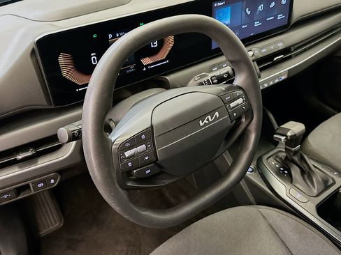 Used 2025 Kia K4 LXS FWD image 18