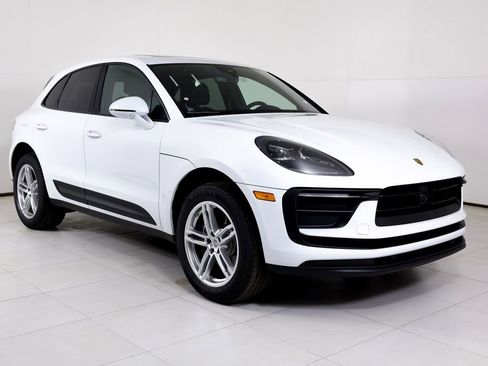 New 2026 Porsche Macan image 30