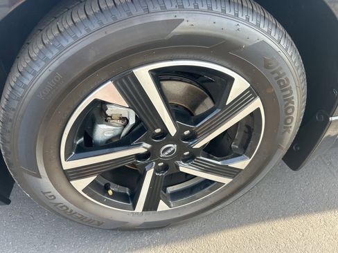 Used 2025 Nissan Sentra SV image 13