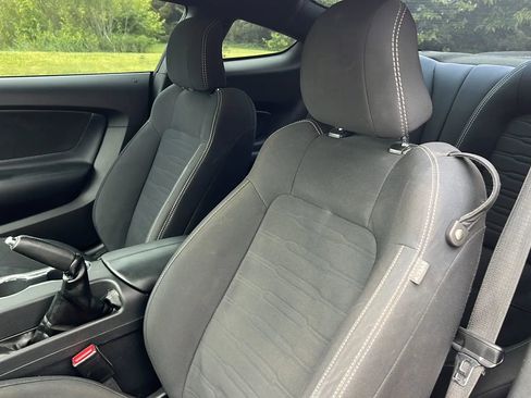 Used 2017 Ford Mustang GT w/ GT Performance Package RWD image 11