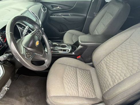 Used 2018 Chevrolet Equinox LT w/ Sun & Infotainment Package FWD image 5