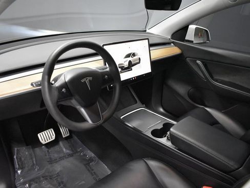 Used 2022 Tesla Model Y Performance image 4