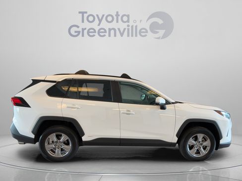 Used 2022 Toyota RAV4 XLE w/ Convenience Package AWD/4WD image 7