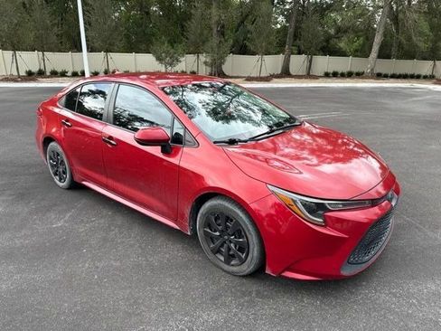 Used 2020 Toyota Corolla LE FWD image 3